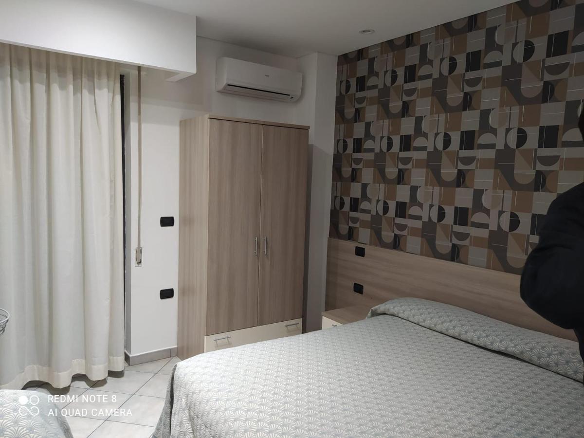Hotel Poseidon คอริเลียโน กาลาโบร ภายนอก รูปภาพ