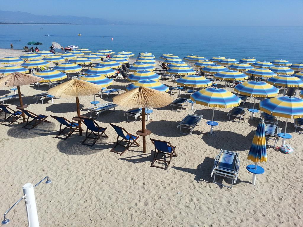 Hotel Poseidon คอริเลียโน กาลาโบร ภายนอก รูปภาพ