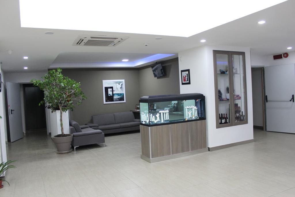 Hotel Poseidon คอริเลียโน กาลาโบร ภายนอก รูปภาพ